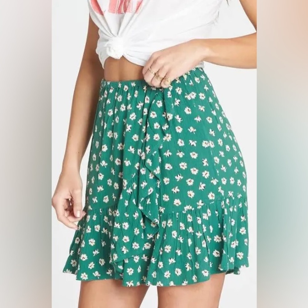 Billabong green flower skirt